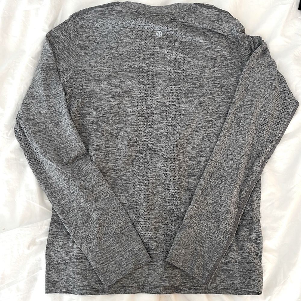 Lululemon long sleeve relaxed swiftly tech
